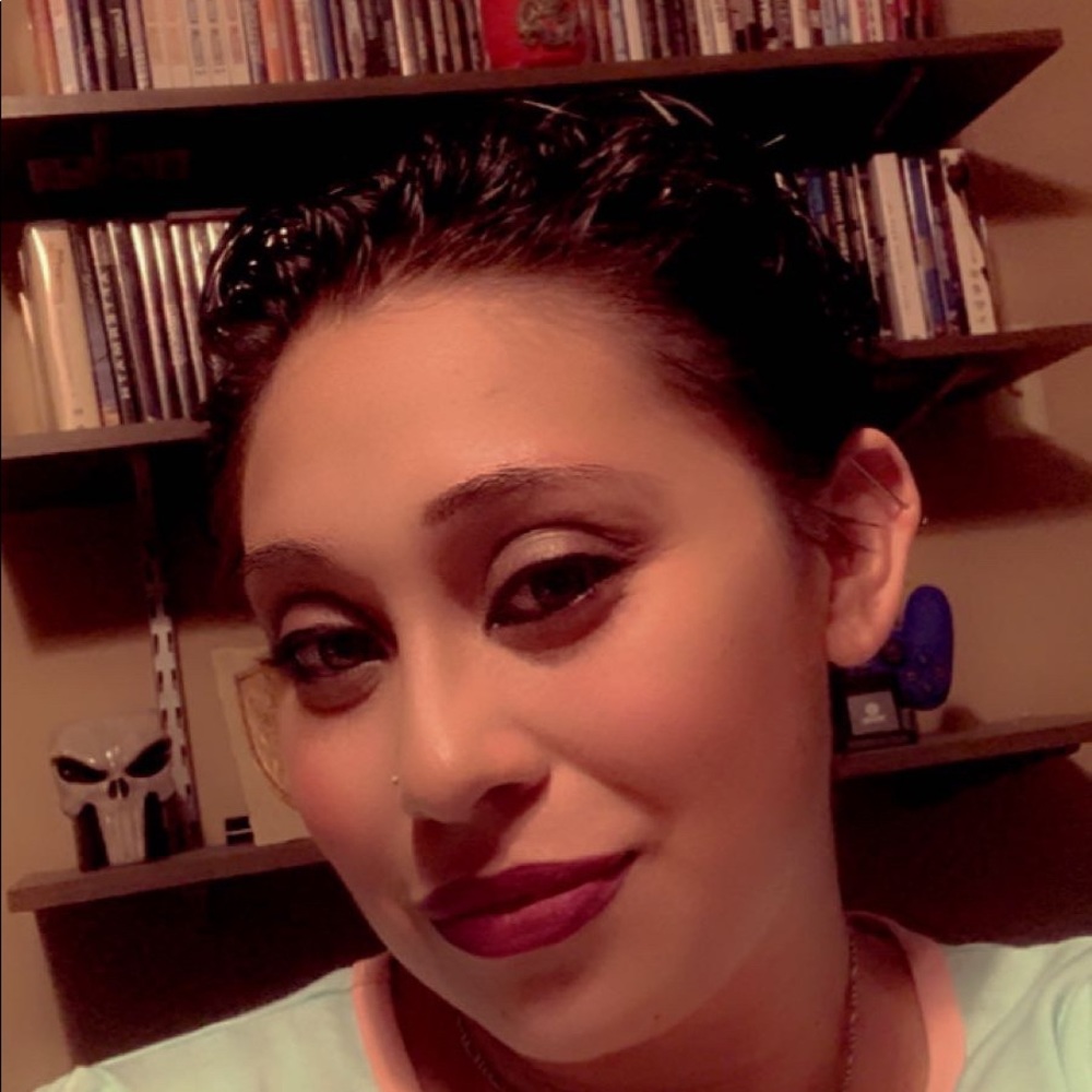 Meet your Posher, Angelique